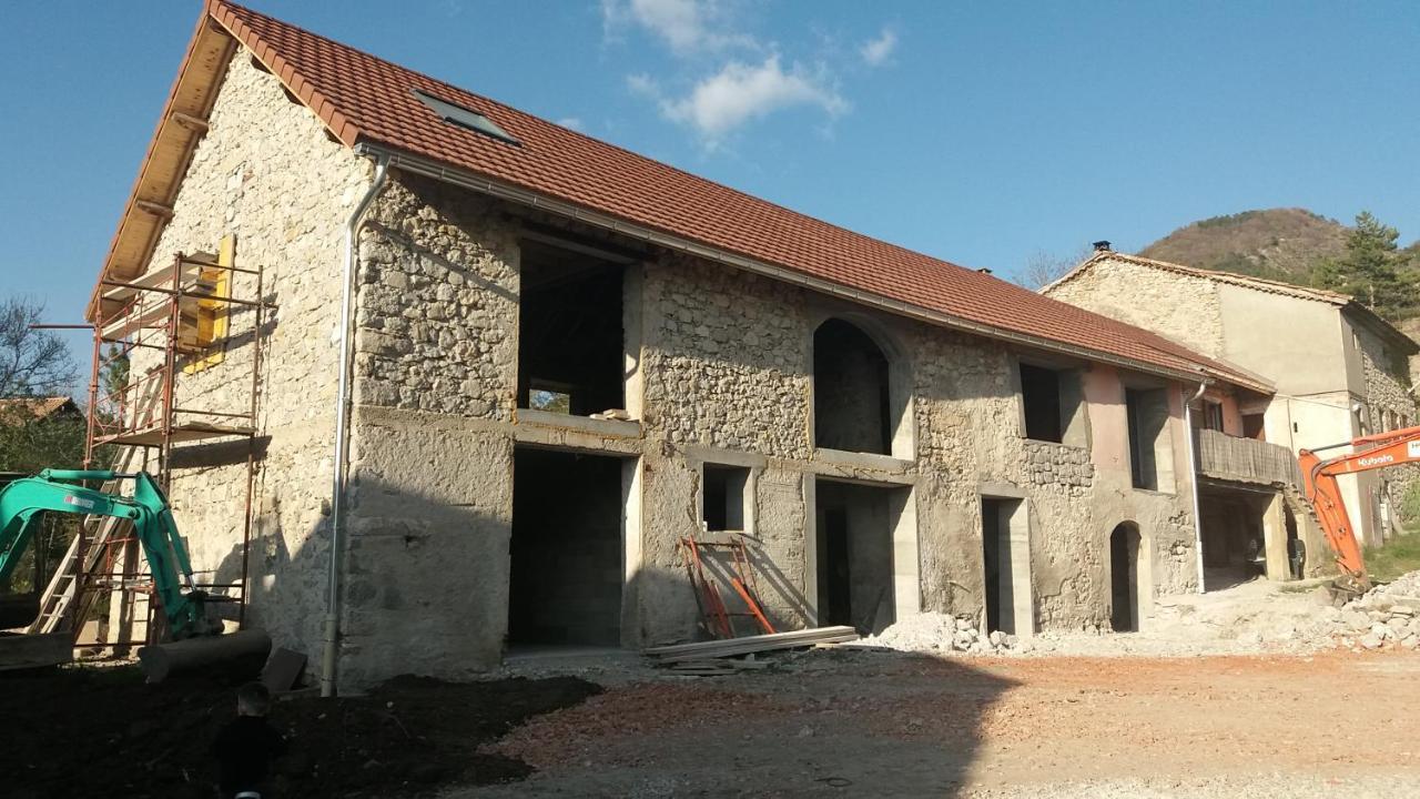 Le Petit Begou Bed & Breakfast Saint-Auban-d'Oze Luaran gambar