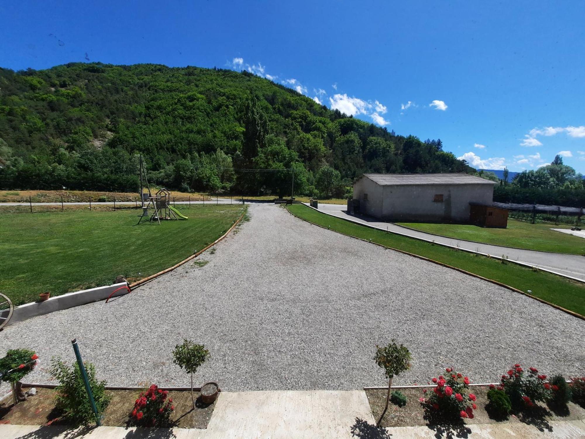Le Petit Begou Bed & Breakfast Saint-Auban-d'Oze Luaran gambar